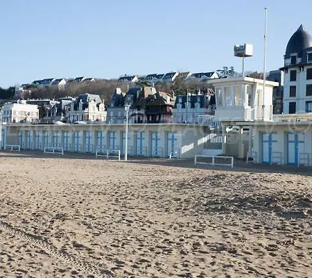 La Reine Des Plages Cls Deauville Apartment *
